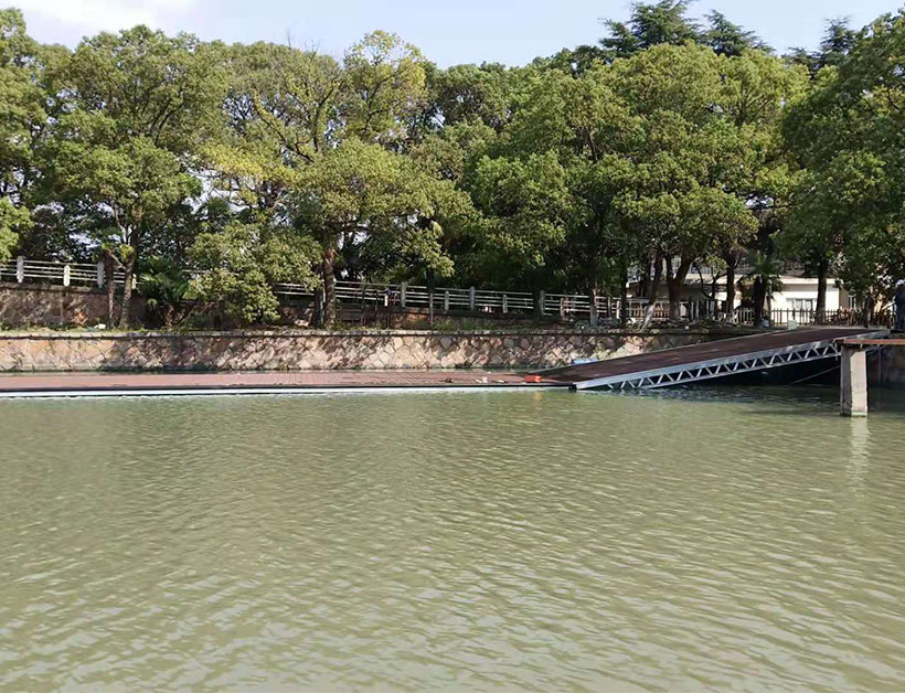 上海水上活動(dòng)中心鋁合金浮箱帆船碼頭